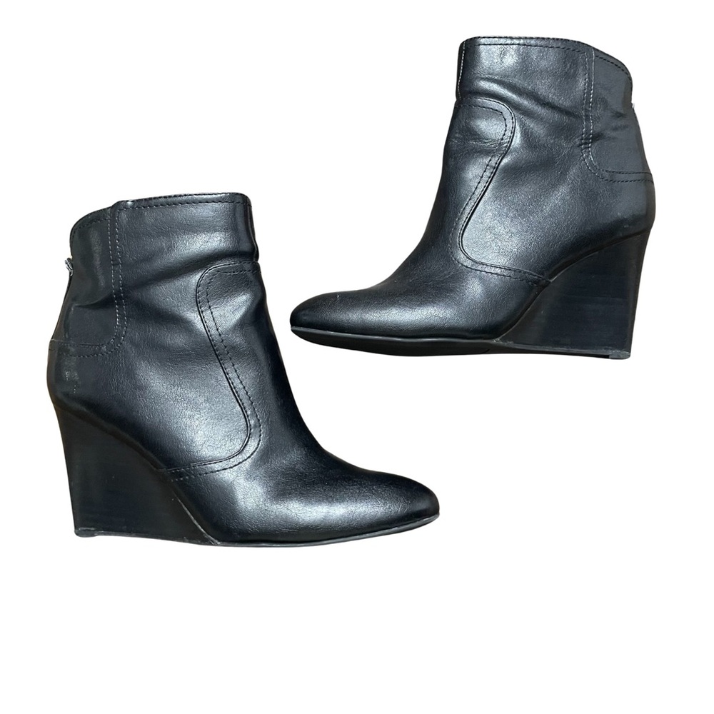 Nine West Honesty black wedge booties. Size 8.